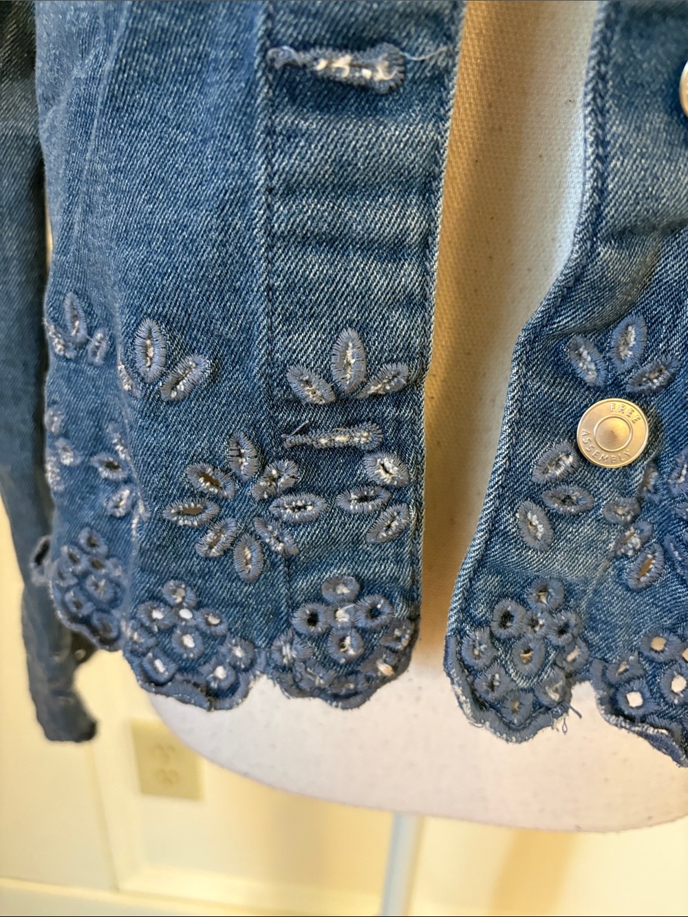 Women's Blue Embroidered Hem Denim Jacket - Picture 3 of 9
